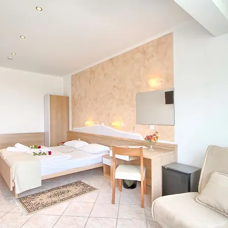 Отель Mimosa 4*