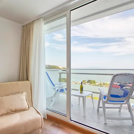 Mimosa ホテル ラバック