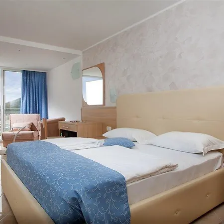 Mimosa Hotel