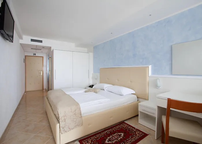 Mimosa Hotel 4*
